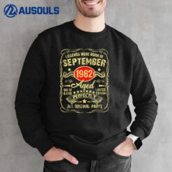 60 Year Old Vintage September 1962 60th Birthday Gift Men Sweatshirt