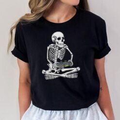 Halloween Skeleton Gaming Spooky Video Gamer Boys Men T-Shirt