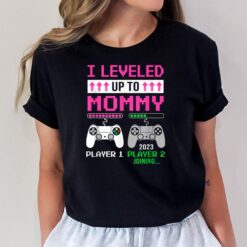 Leveled Up To Mommy 2023 Funny Soon To Be Mom 2023 T-Shirt