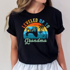 Leveled Up to Grandma Birth Announcement Gift for Women T-Shirt