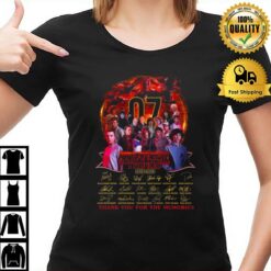 07 Years Of Stranger Things 2016 - 2023 Thank You For The Memories Signatures T-Shirt