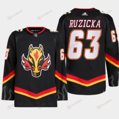 Adam Ruzicka 63 Calgary Flames Black Jersey 2022-23 Blasty Alternate Primegreen