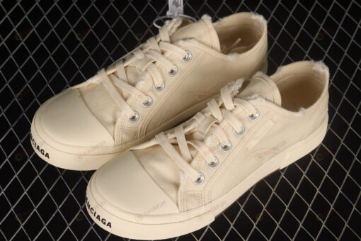 Balenciaga Paris Low Top Shoes Sneakers In Beige