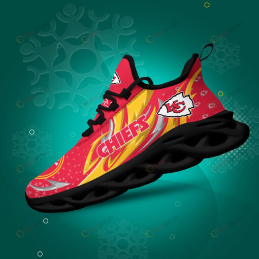 Kansas City Chiefs Logo Triangle Pattern 3D Max Soul Sneaker Shoes