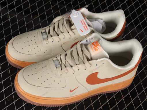 Nike Air Force 1'07 Low Shoes Sneakers - Orange/ Beige