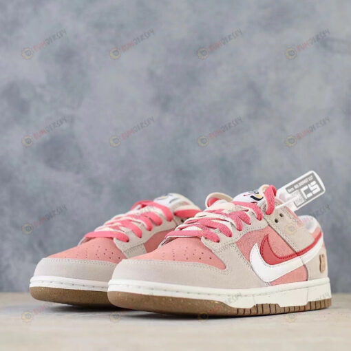 Nike SB Dunk Low Rabbit Shoes Sneakers - Pink