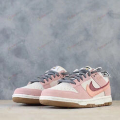 Nike SB Dunk Low Shoes Sneakers - Pink